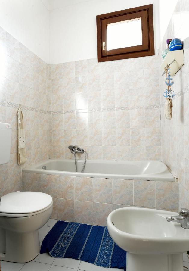 インペリア Casa Con Grande Terrazza, Ac, Wifi, Posto Auto E Vicino Al Mareヴィラ エクステリア 写真